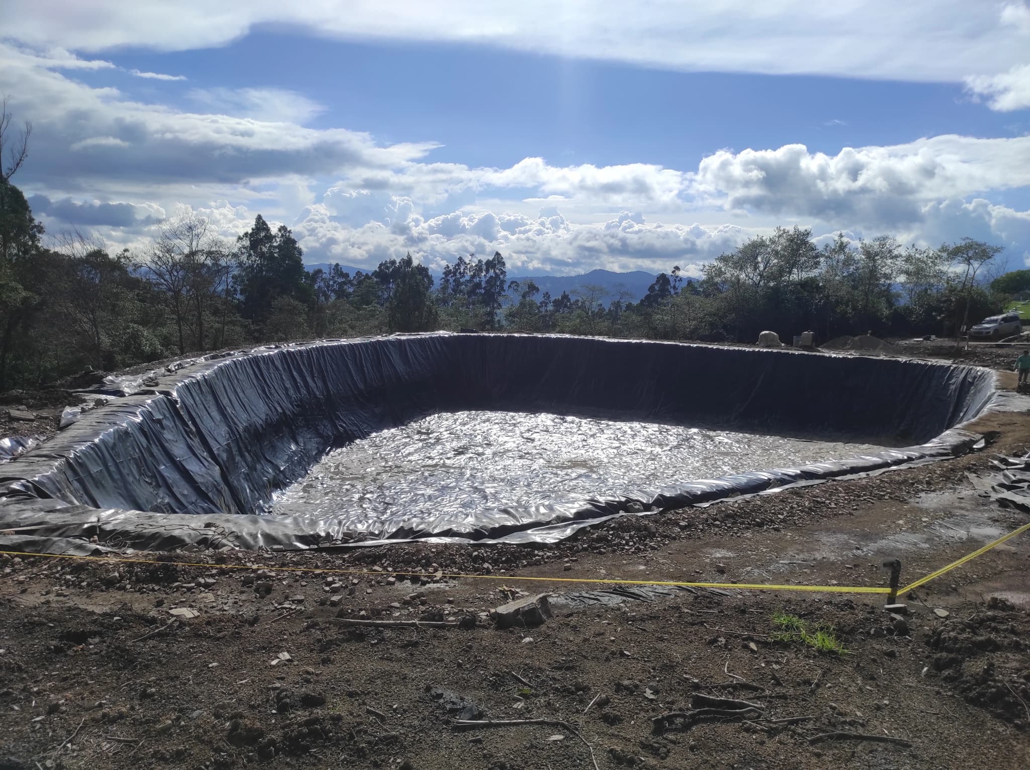 Proceso final de instalación de Geomembrana